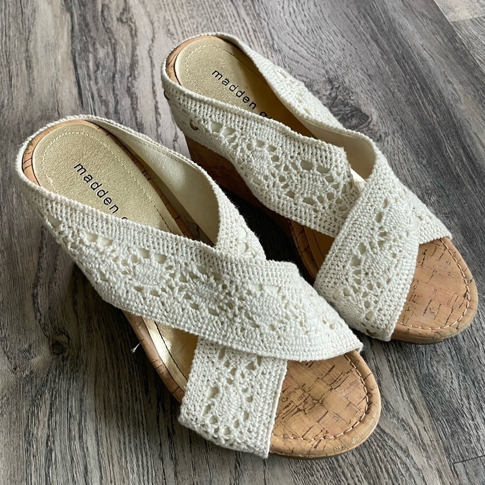 Madden Girl Cream Criss Cross Fabric Nautic Women’s Faux Cork 4” Wedge, size 8